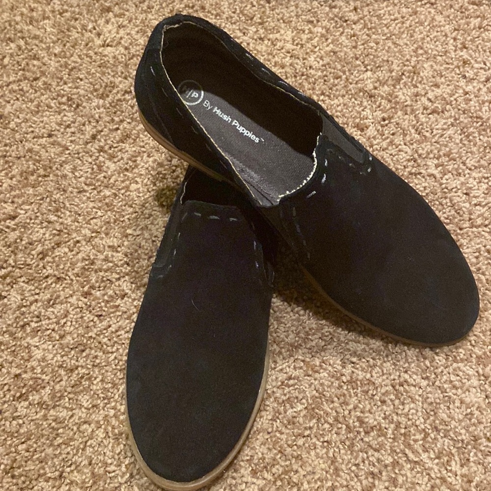 Hush Puppies Black Suede Loafers- Moyen Size US 8.5 M, EUR 40- Like New